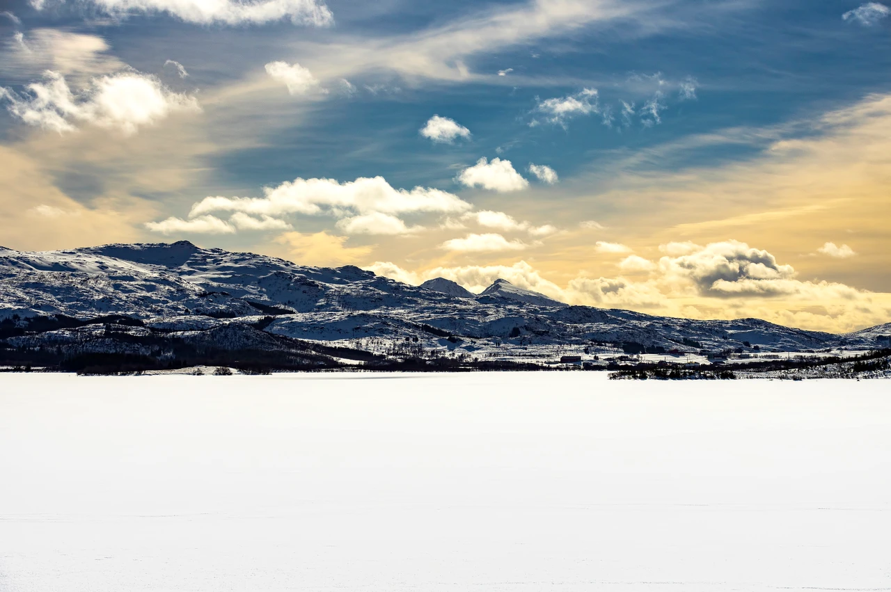 Contrast, Norway